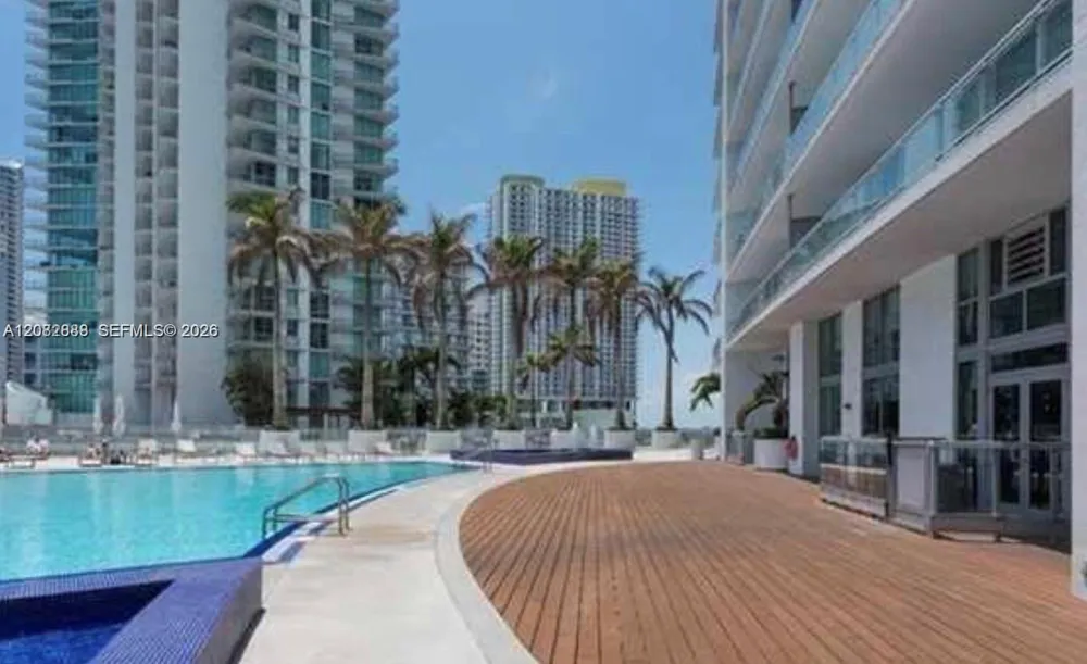 90 SW 3rd St #3408 Miami, FL 33130