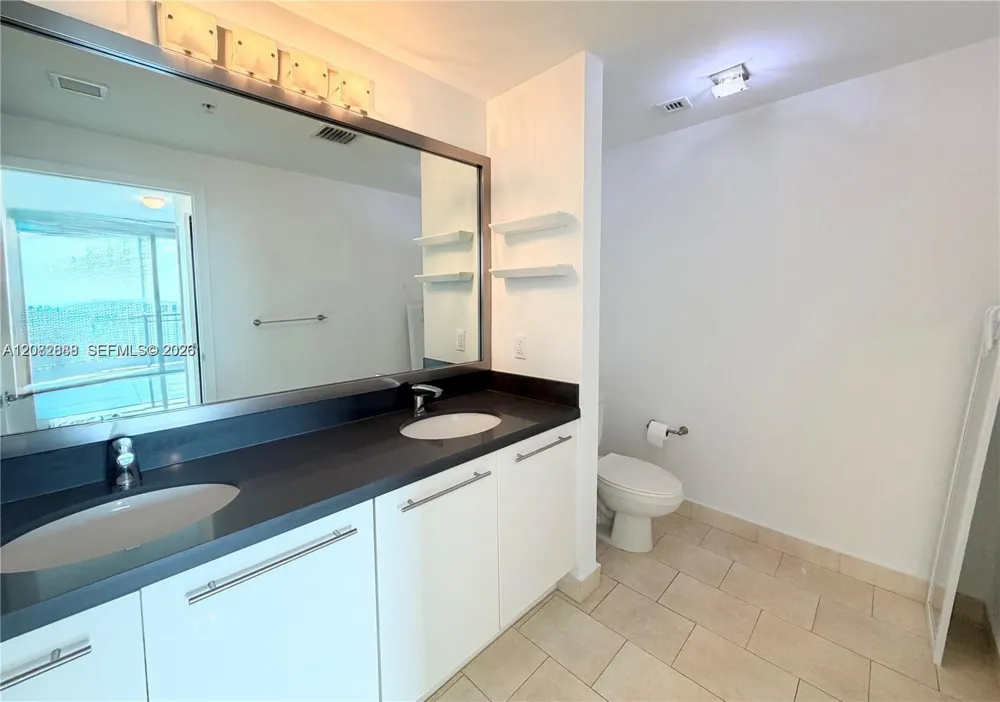 90 SW 3rd St #3408 Miami, FL 33130