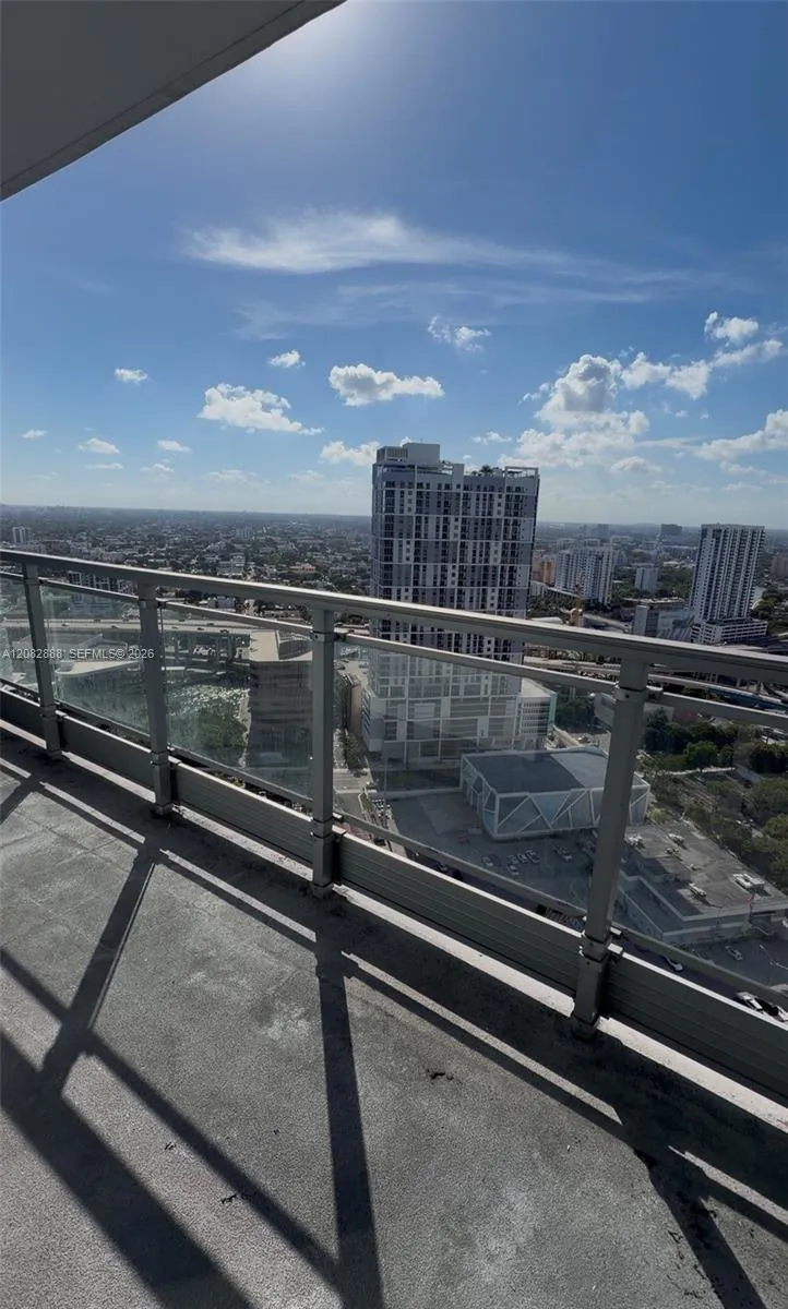 90 SW 3rd St #3408 Miami, FL 33130