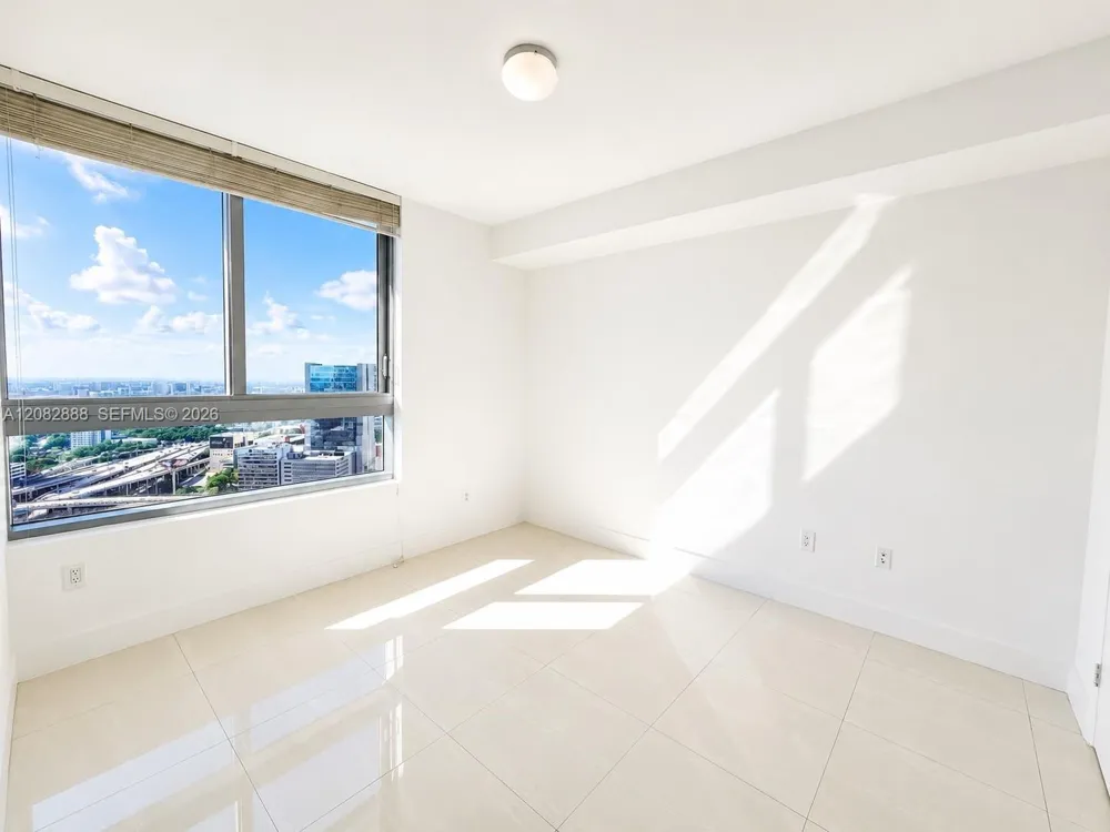 90 SW 3rd St #3408 Miami, FL 33130