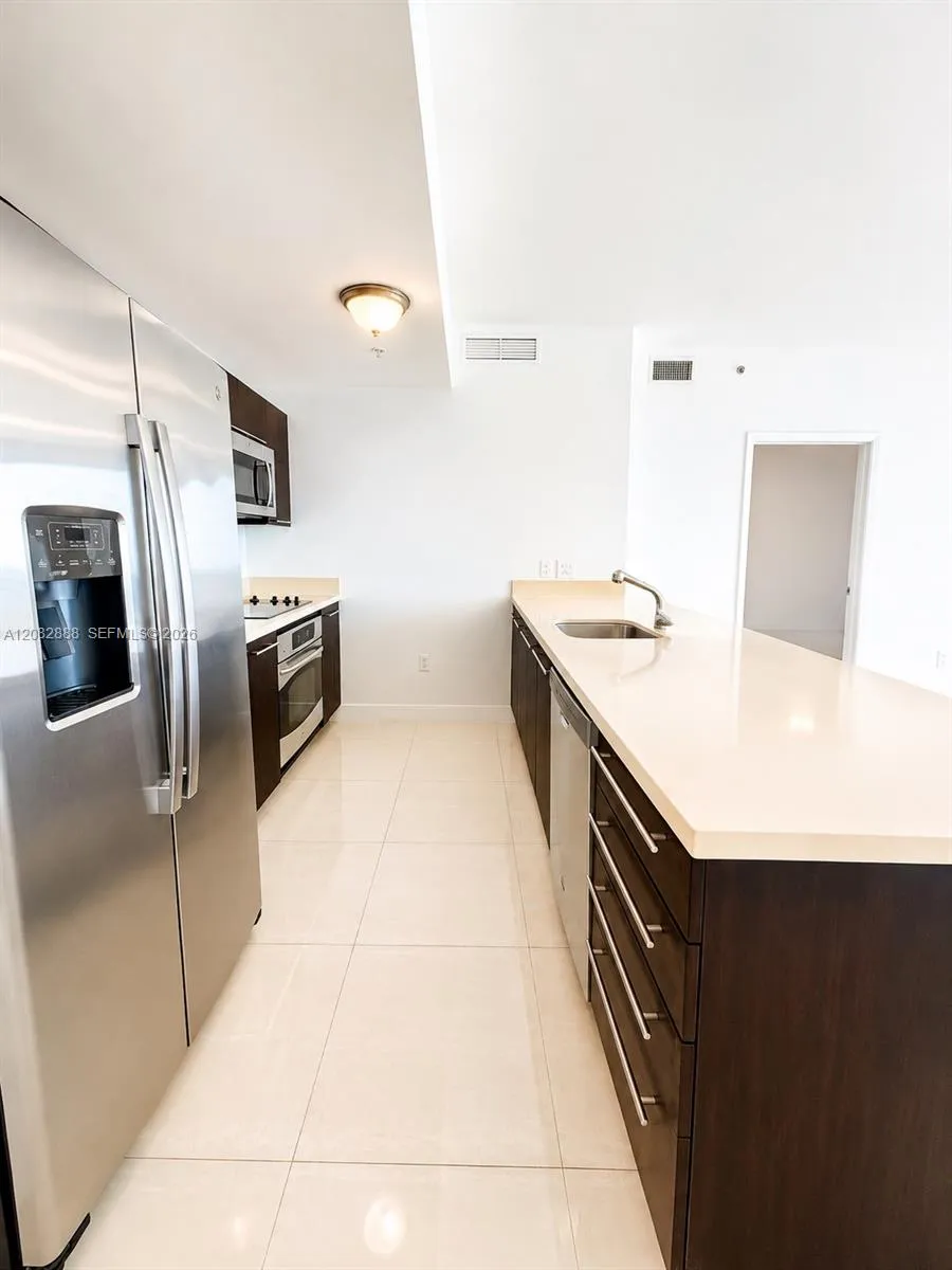 90 SW 3rd St #3408 Miami, FL 33130