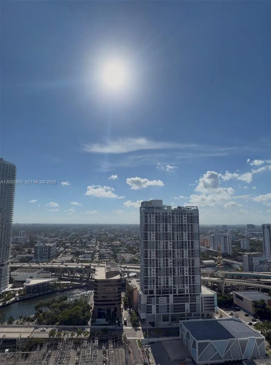 90 SW 3rd St #3408 Miami, FL 33130