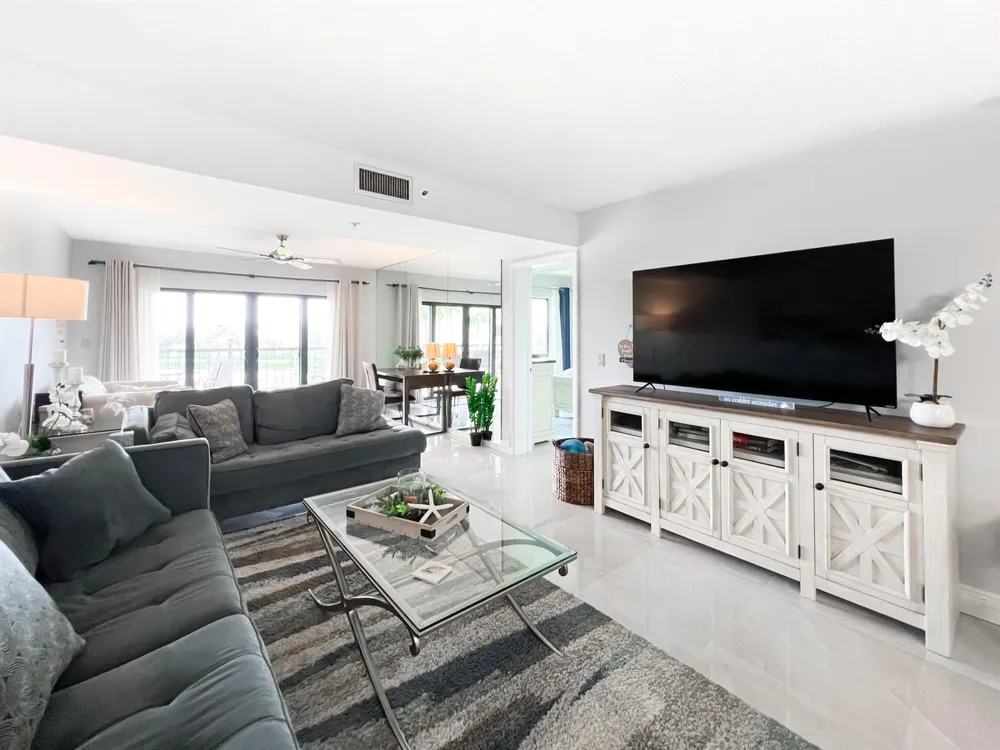 301 Ocean Bluffs Boulevard #202 Jupiter, FL 33477