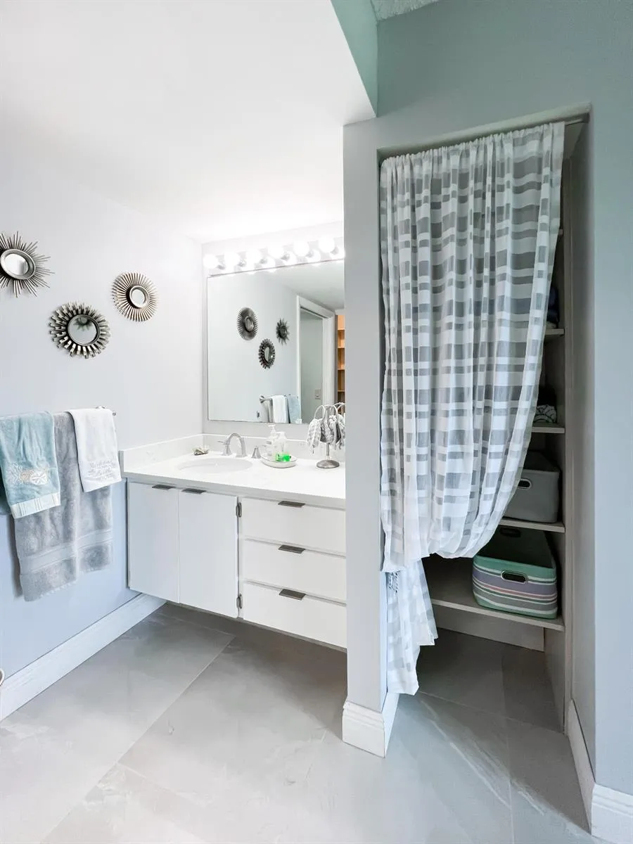 301 Ocean Bluffs Boulevard #202 Jupiter, FL 33477