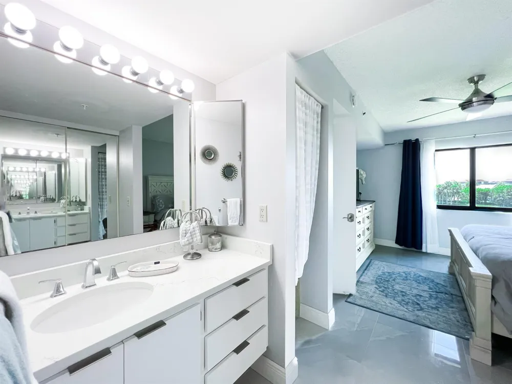 301 Ocean Bluffs Boulevard #202 Jupiter, FL 33477