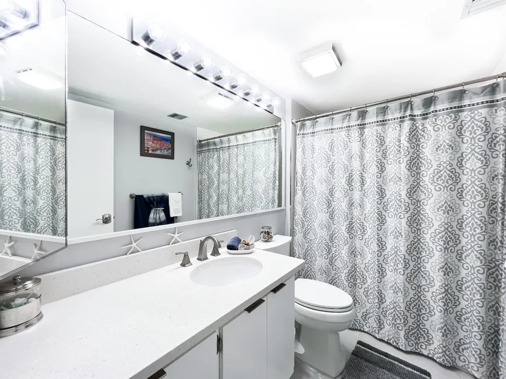 301 Ocean Bluffs Boulevard #202 Jupiter, FL 33477