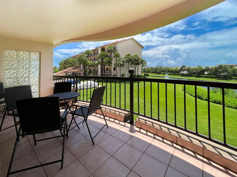 301 Ocean Bluffs Boulevard #202 Jupiter, FL 33477