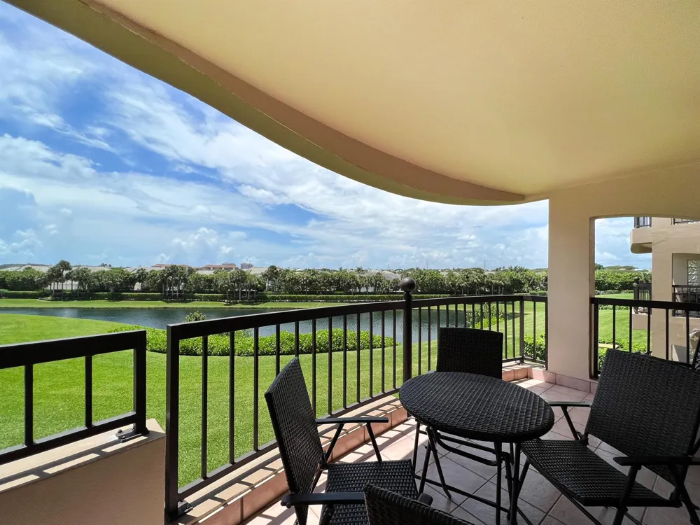 301 Ocean Bluffs Boulevard #202 Jupiter, FL 33477