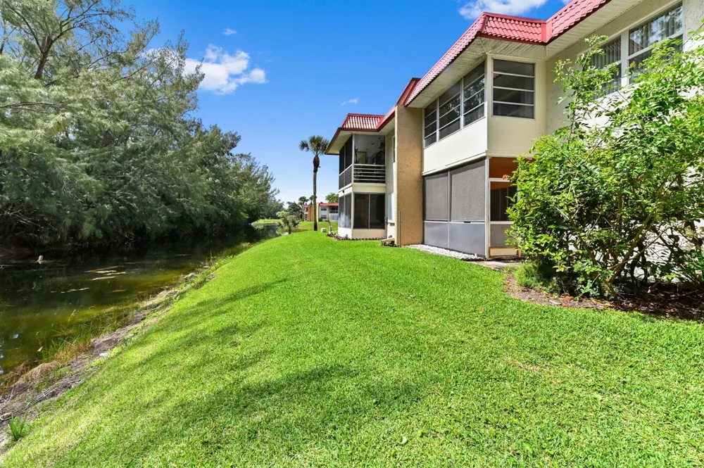 368 Lake Frances Drive #368 West Palm Beach, FL 33411