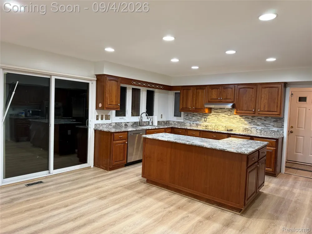 1594 Arbor Creek Drive Rochester Hills City, MI 48306