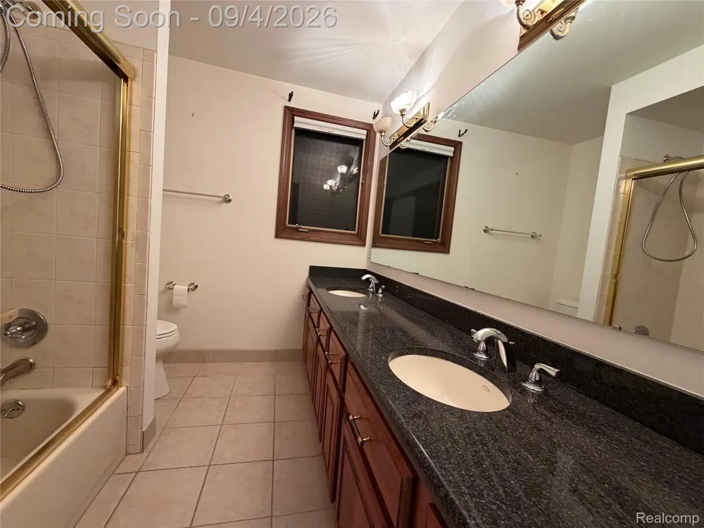 1594 Arbor Creek Drive Rochester Hills City, MI 48306