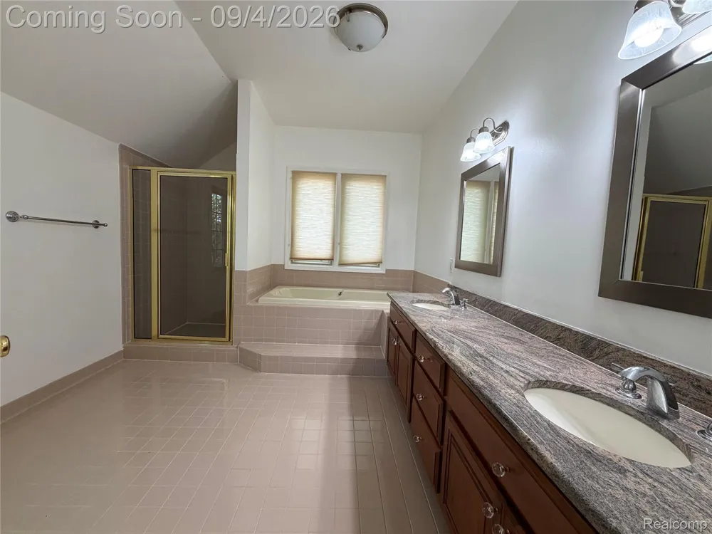 1594 Arbor Creek Drive Rochester Hills City, MI 48306