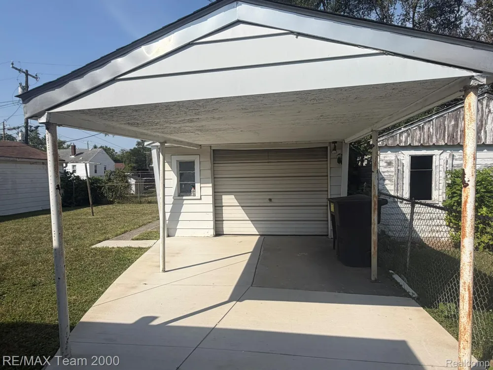9023 Evergreen Avenue Detroit City, MI 48228