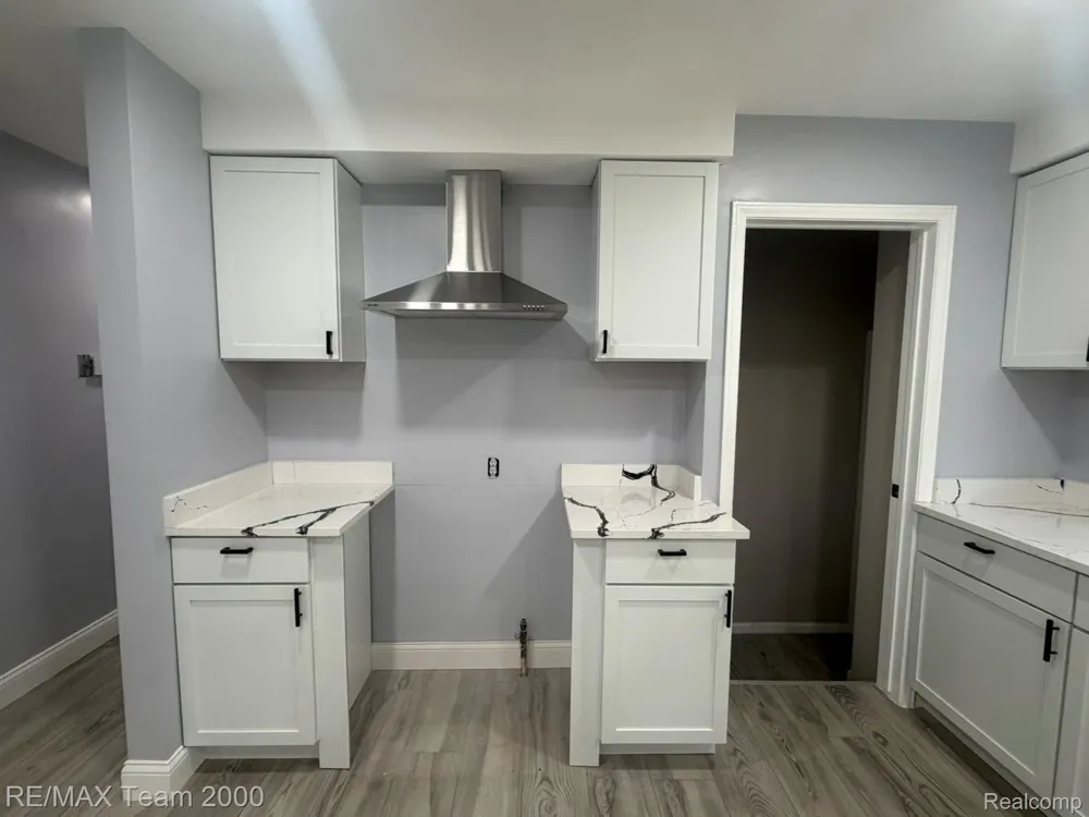 9023 Evergreen Avenue Detroit City, MI 48228