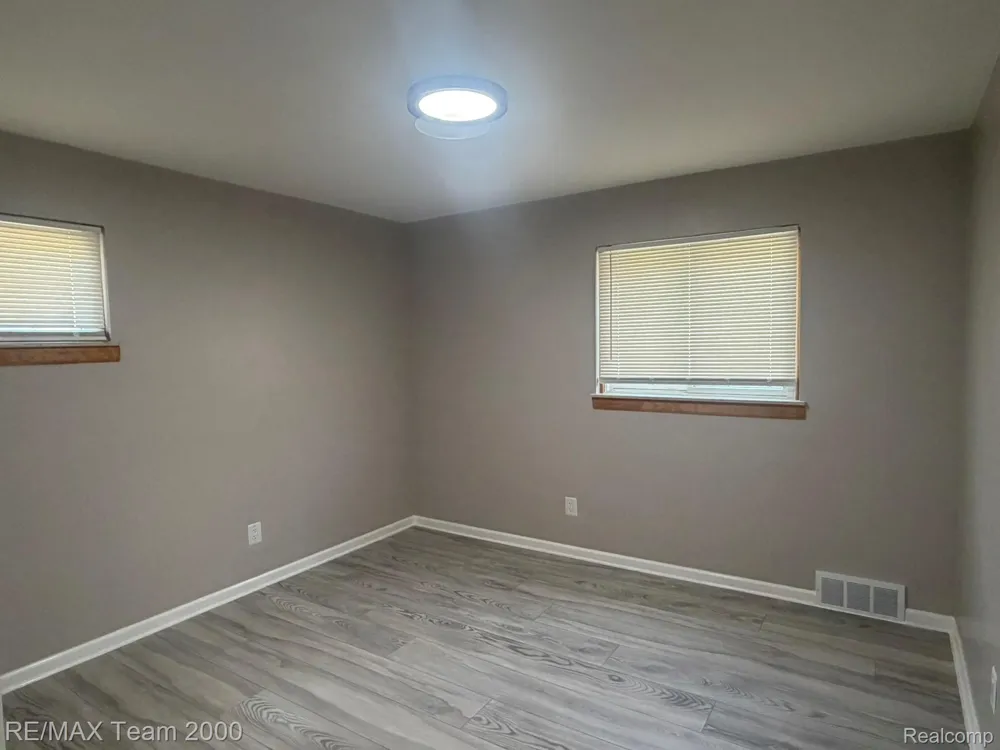 9023 Evergreen Avenue Detroit City, MI 48228