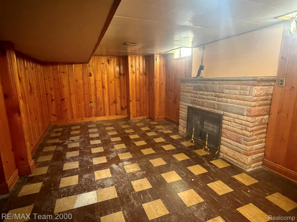 9023 Evergreen Avenue Detroit City, MI 48228