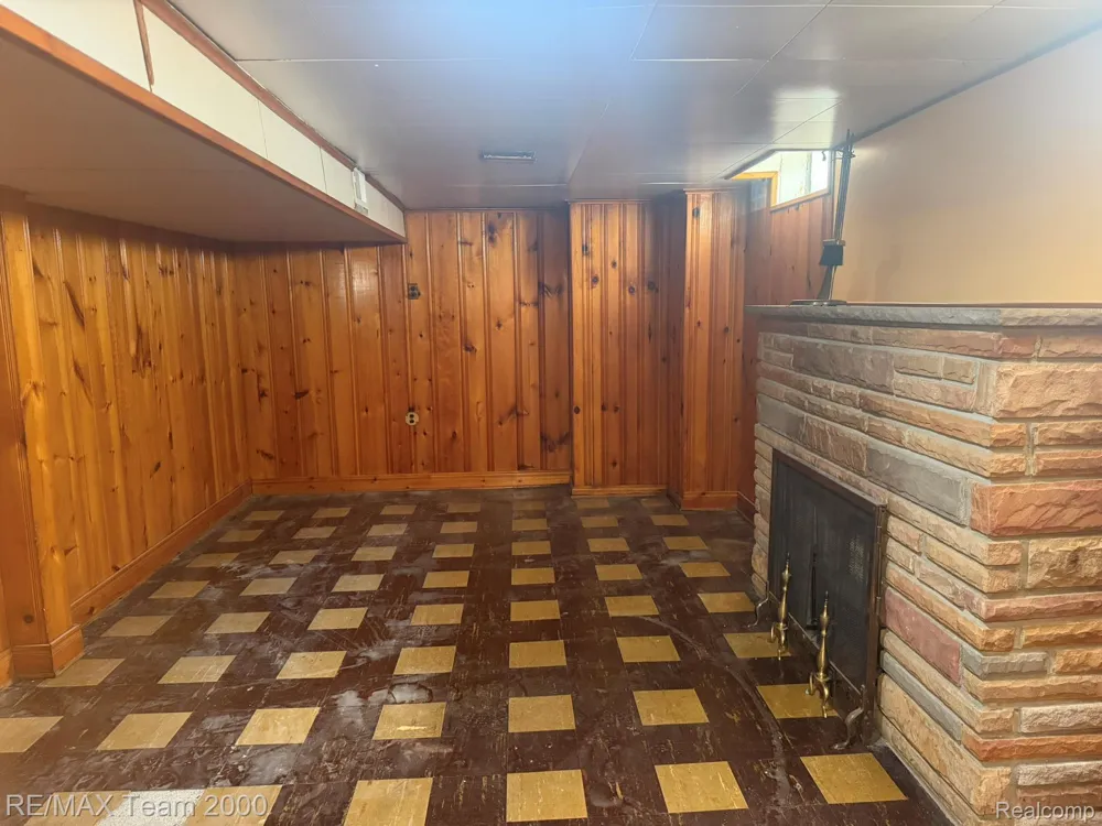9023 Evergreen Avenue Detroit City, MI 48228