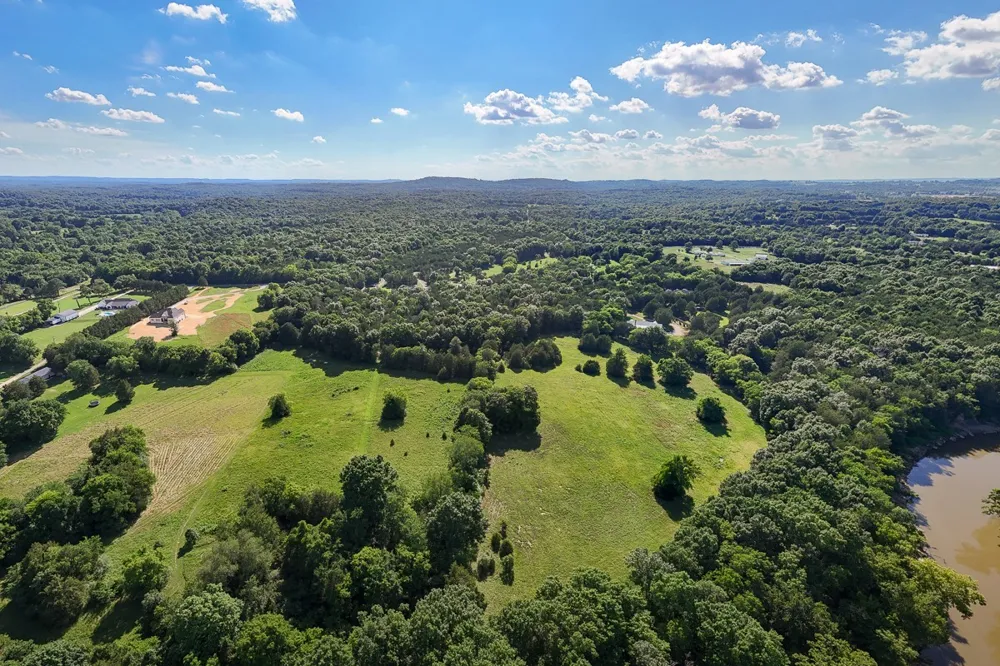 2207 Carpenter Bridge Rd Columbia, TN 38401