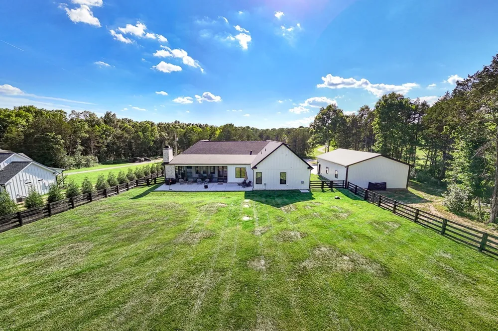 2207 Carpenter Bridge Rd Columbia, TN 38401