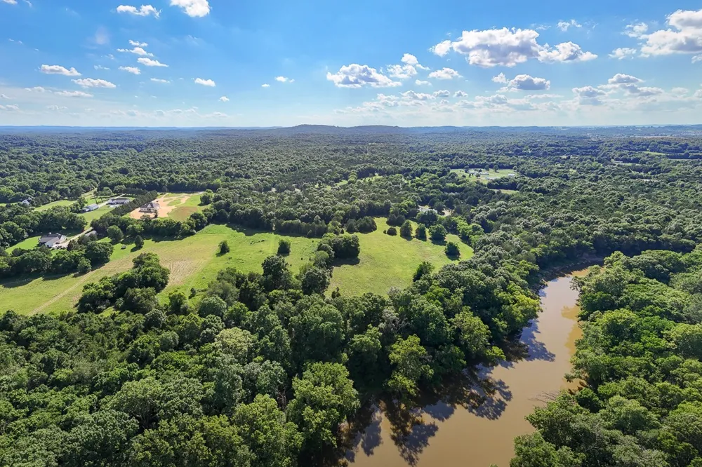 2207 Carpenter Bridge Rd Columbia, TN 38401