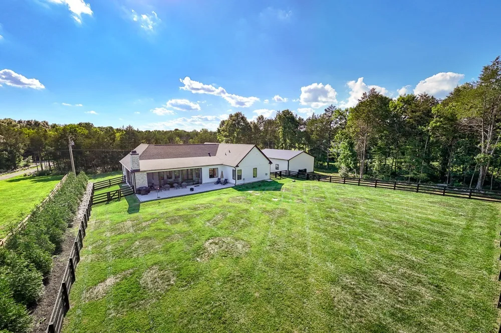 2207 Carpenter Bridge Rd Columbia, TN 38401