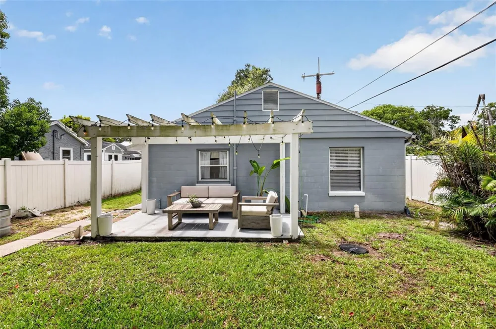 731 W PRINCETON STREET Orlando, FL 32804