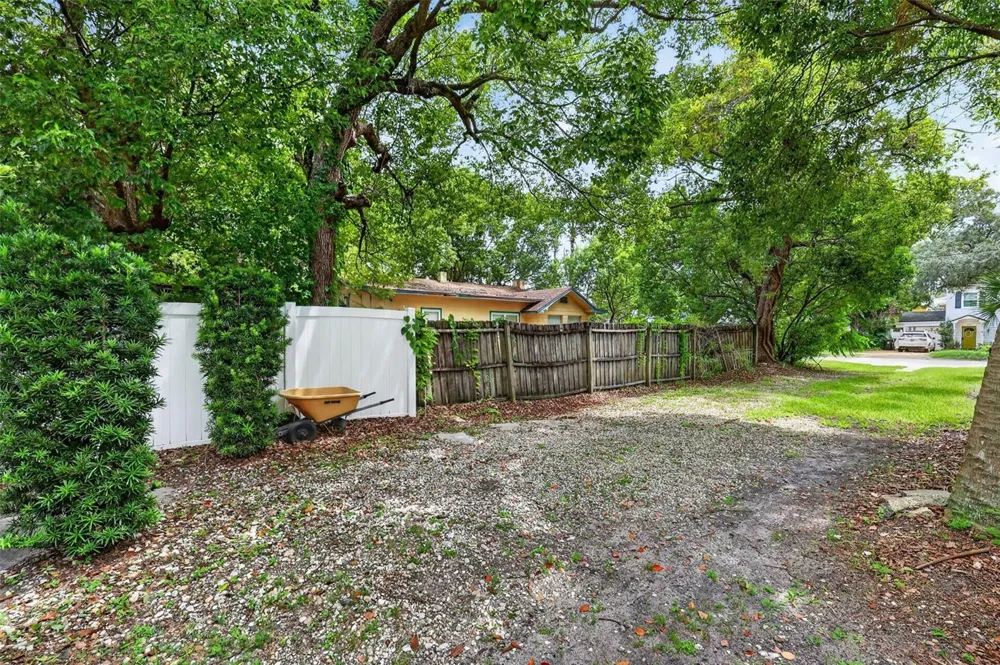 731 W PRINCETON STREET Orlando, FL 32804