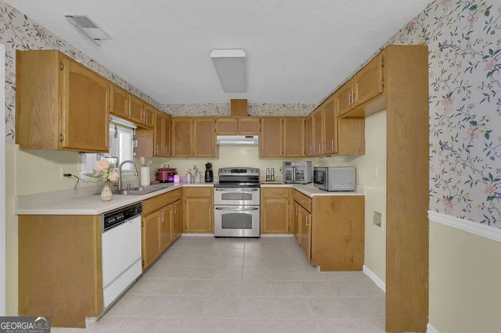 1238 Shannon WAY SW Marietta, GA 30008