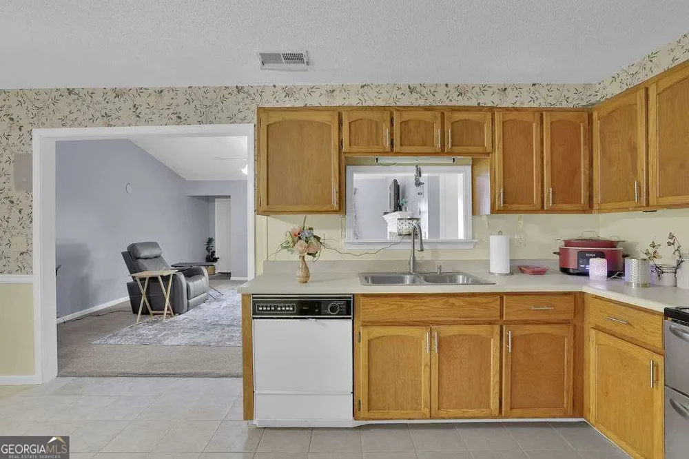1238 Shannon WAY SW Marietta, GA 30008