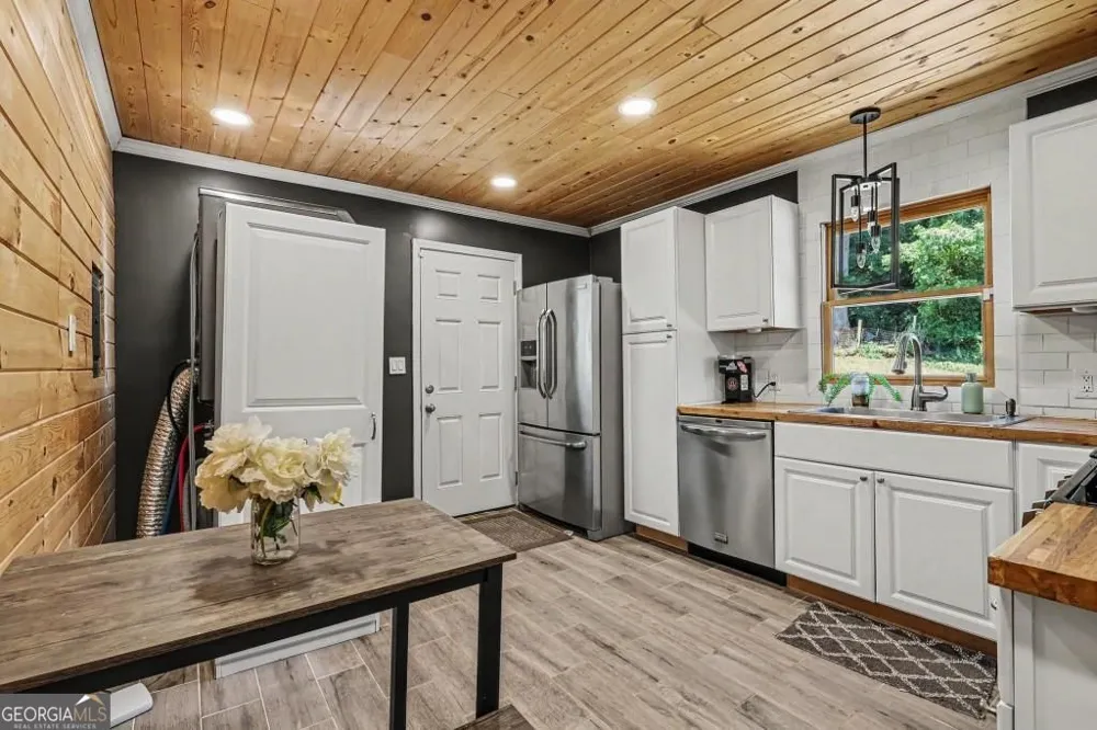1120 Delores Forest Park, GA 30297