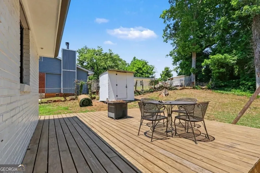 1120 Delores Forest Park, GA 30297