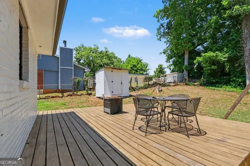1120 Delores Forest Park, GA 30297
