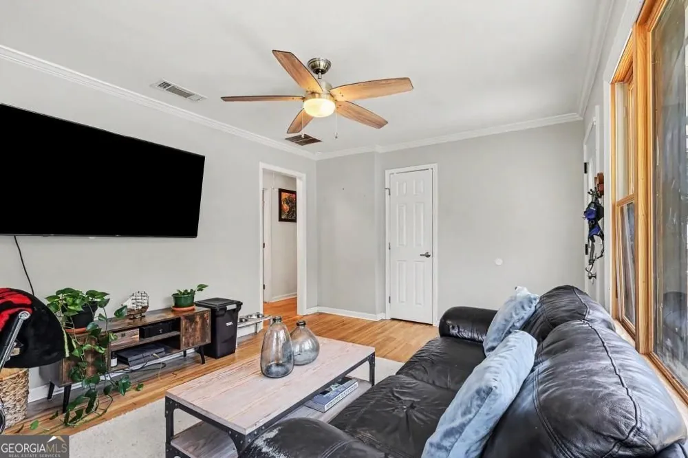 1120 Delores Forest Park, GA 30297