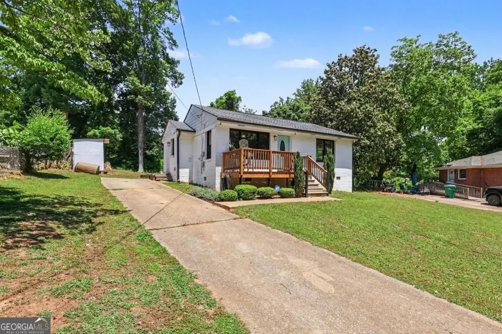 1120 Delores Forest Park, GA 30297