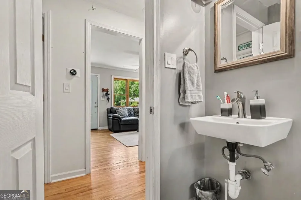 1120 Delores Forest Park, GA 30297