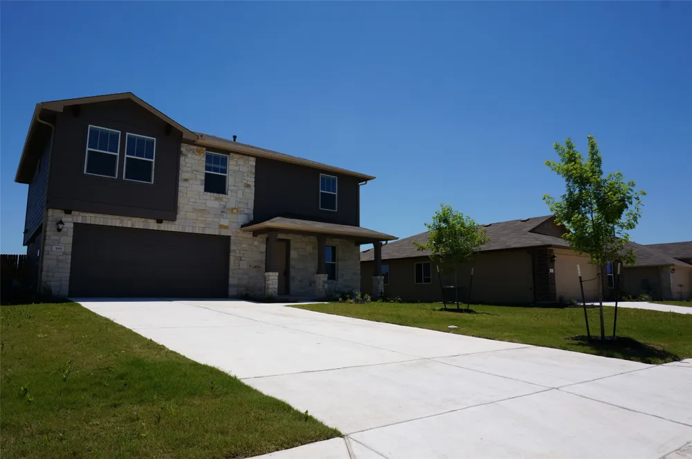 399 LANGELY Kyle, TX 78640