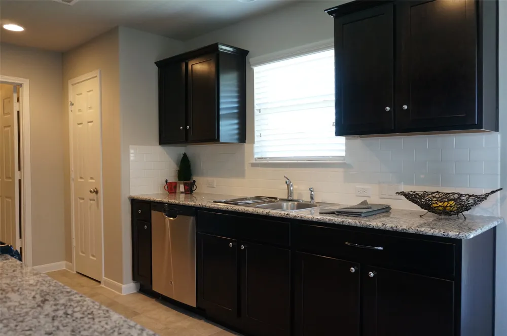 399 LANGELY Kyle, TX 78640