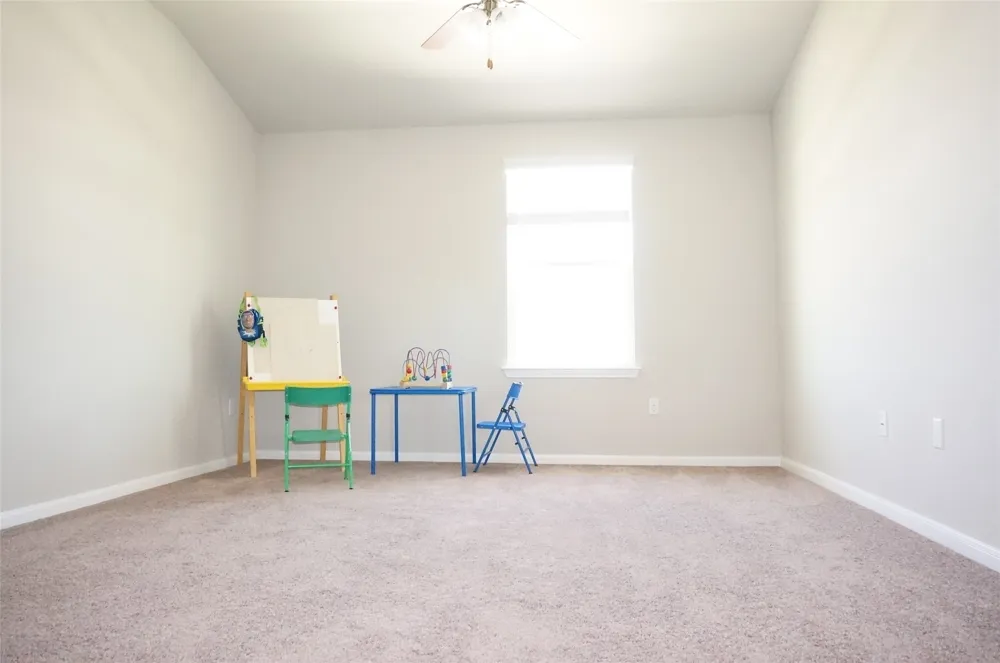 399 LANGELY Kyle, TX 78640