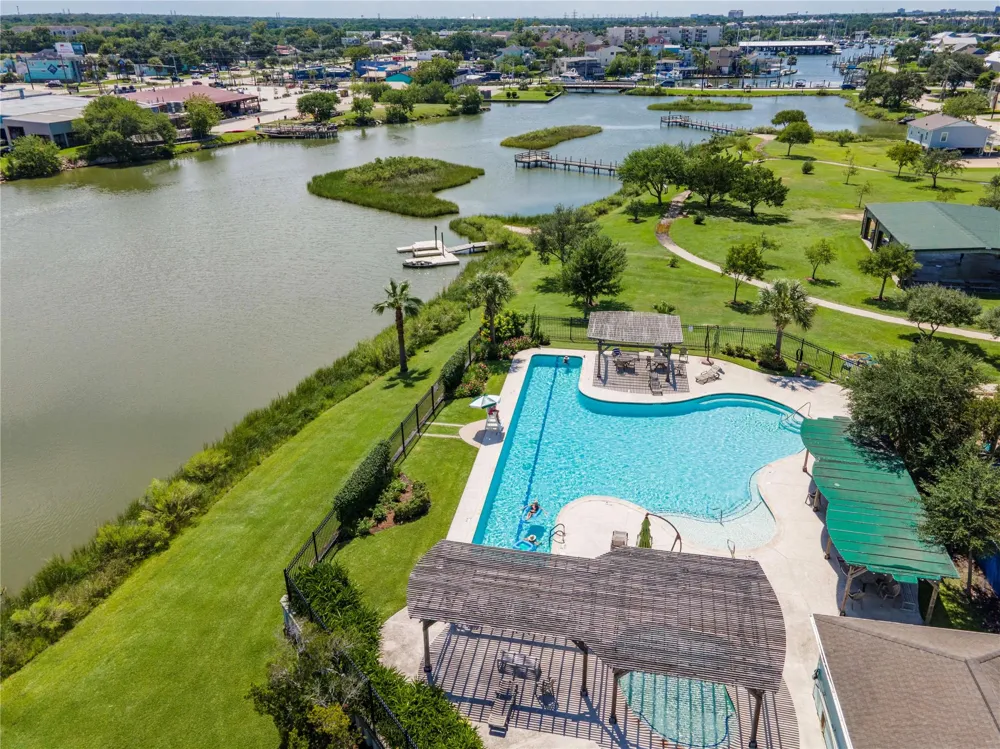 822 Cedar Road Clear Lake Shores, TX 77565