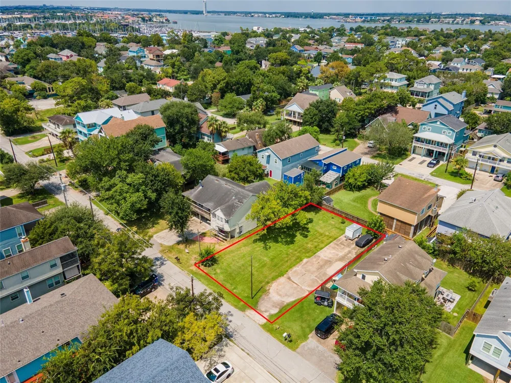 822 Cedar Road Clear Lake Shores, TX 77565