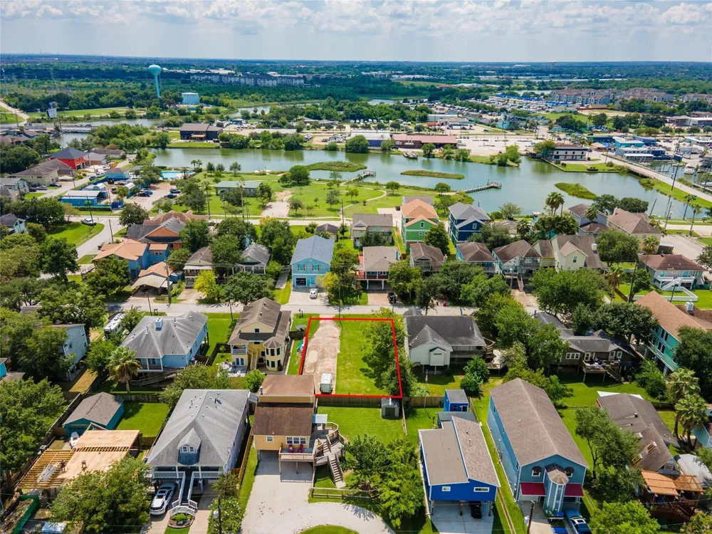 822 Cedar Road Clear Lake Shores, TX 77565