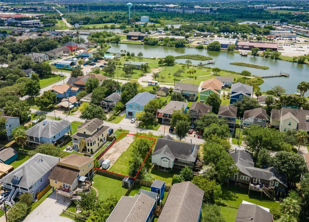 822 Cedar Road Clear Lake Shores, TX 77565