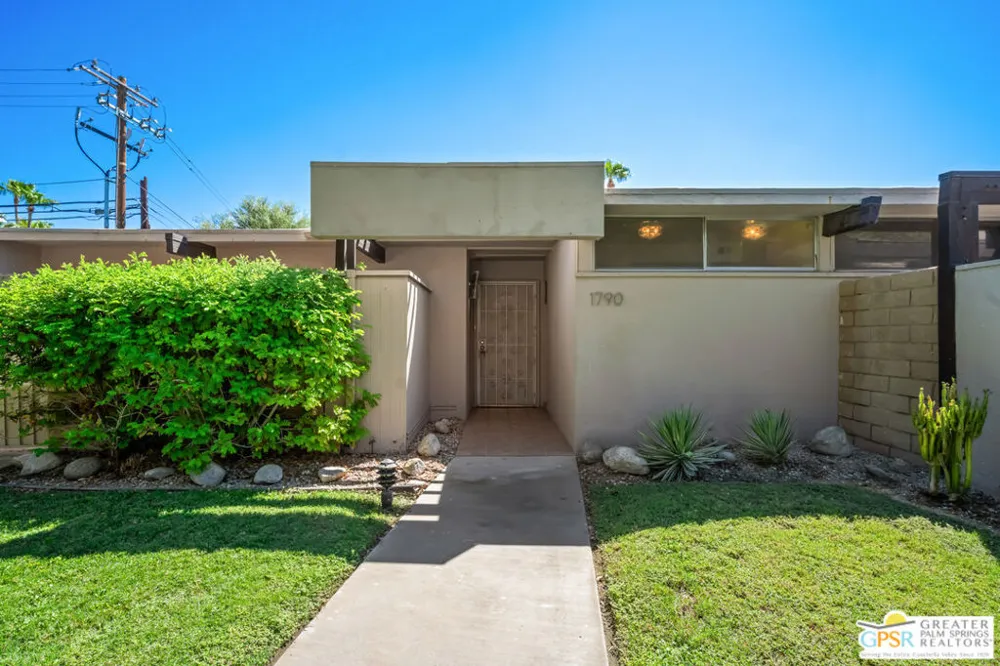 1790 Via Miraleste Palm Springs, CA 92262