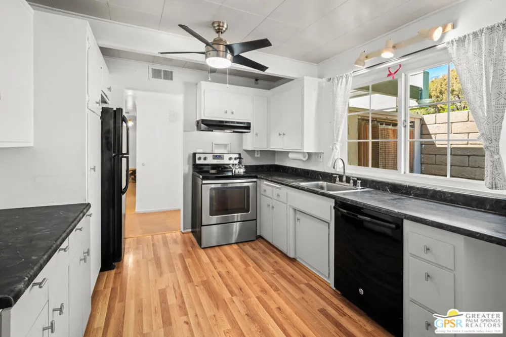 1790 Via Miraleste Palm Springs, CA 92262