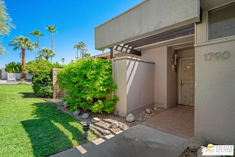 1790 Via Miraleste Palm Springs, CA 92262