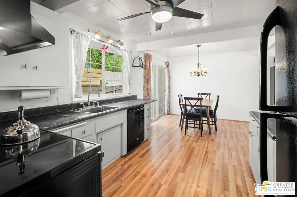 1790 Via Miraleste Palm Springs, CA 92262
