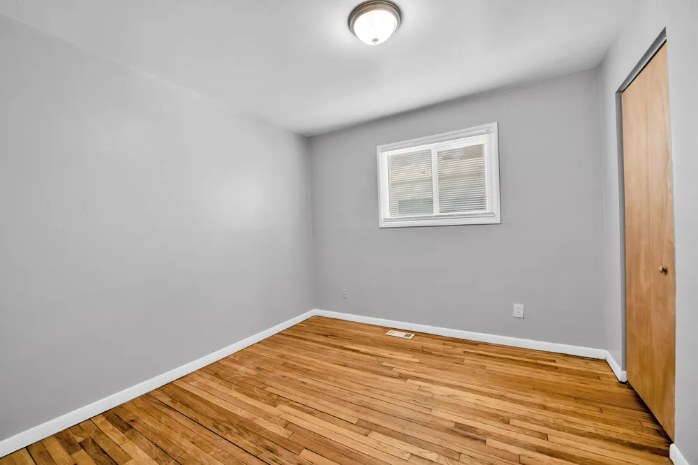 1636 E Pearl Avenue Hazel Park, MI 48030