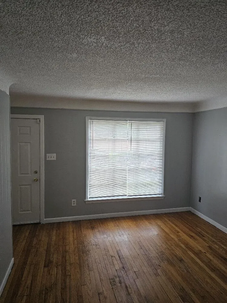 16562 Appoline Detroit, MI 48235