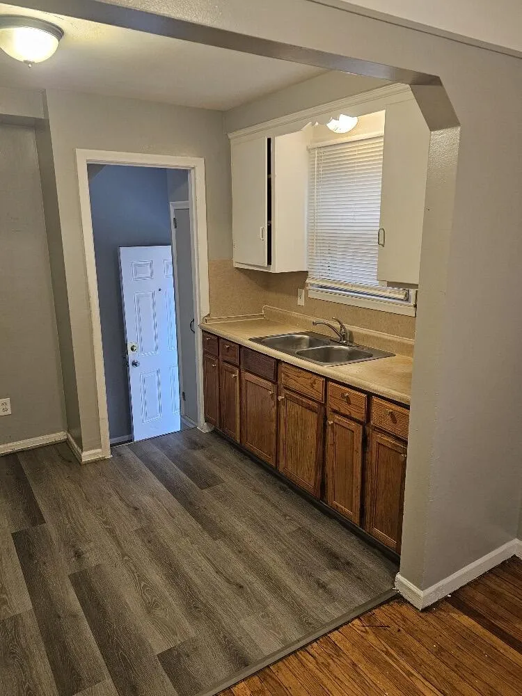 16562 Appoline Detroit, MI 48235