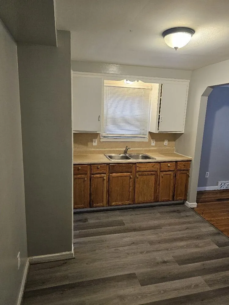 16562 Appoline Detroit, MI 48235